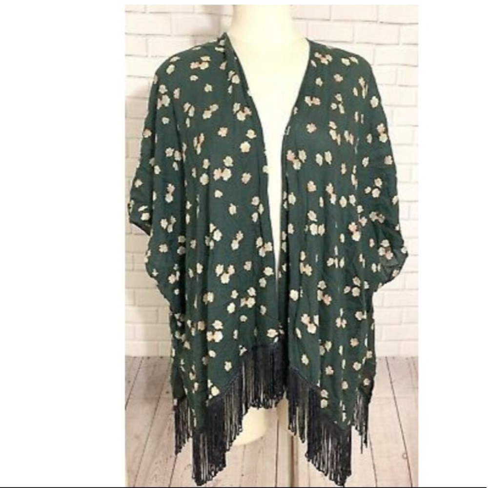Hollister kimono